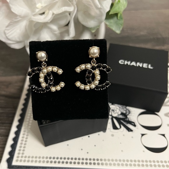 Chanel Large Dangle Crystal & Faux Pearl CC Earrings - Picture 1 of 10